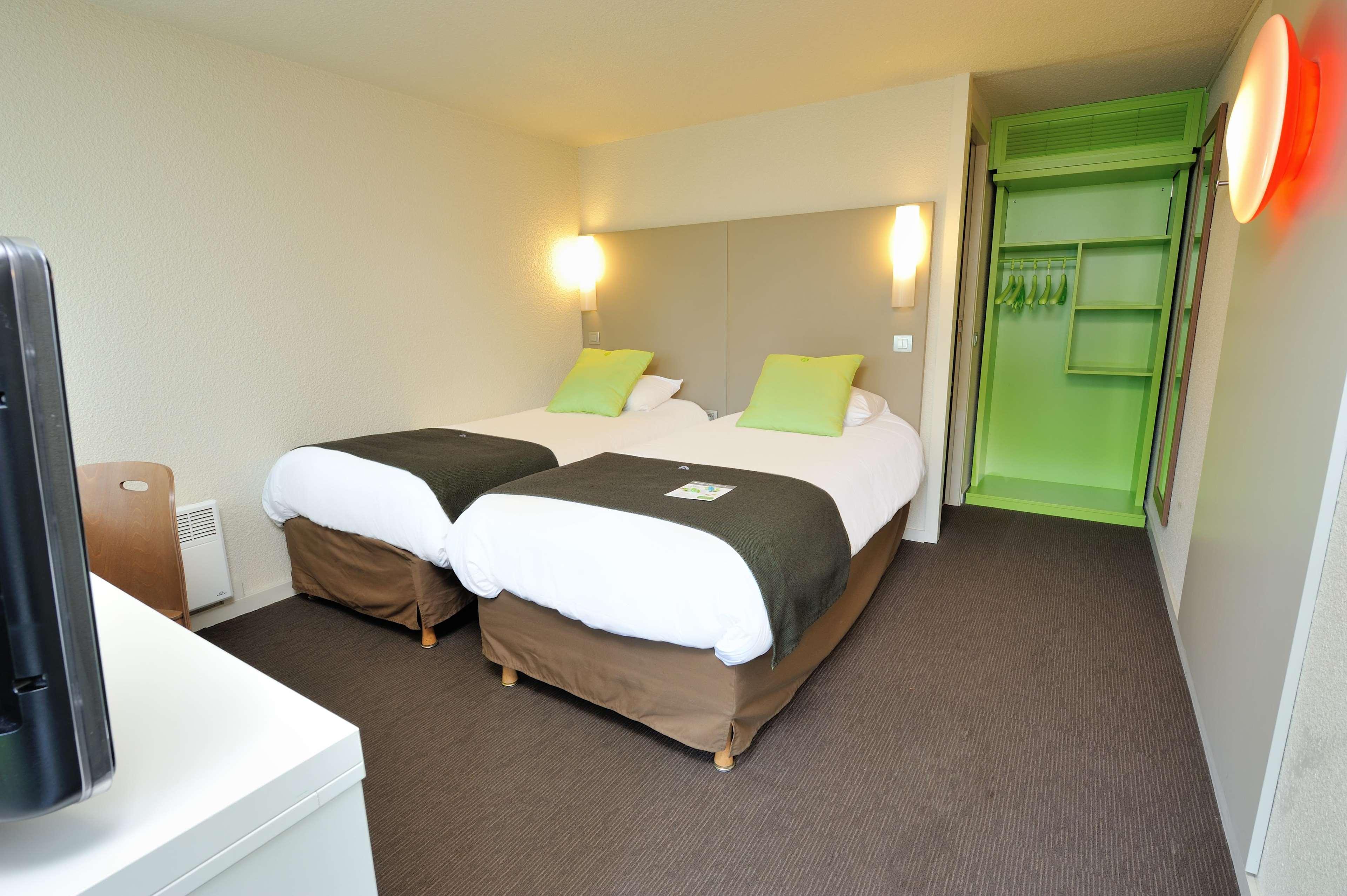 Campanile Saint Quentin Hotel Buitenkant foto