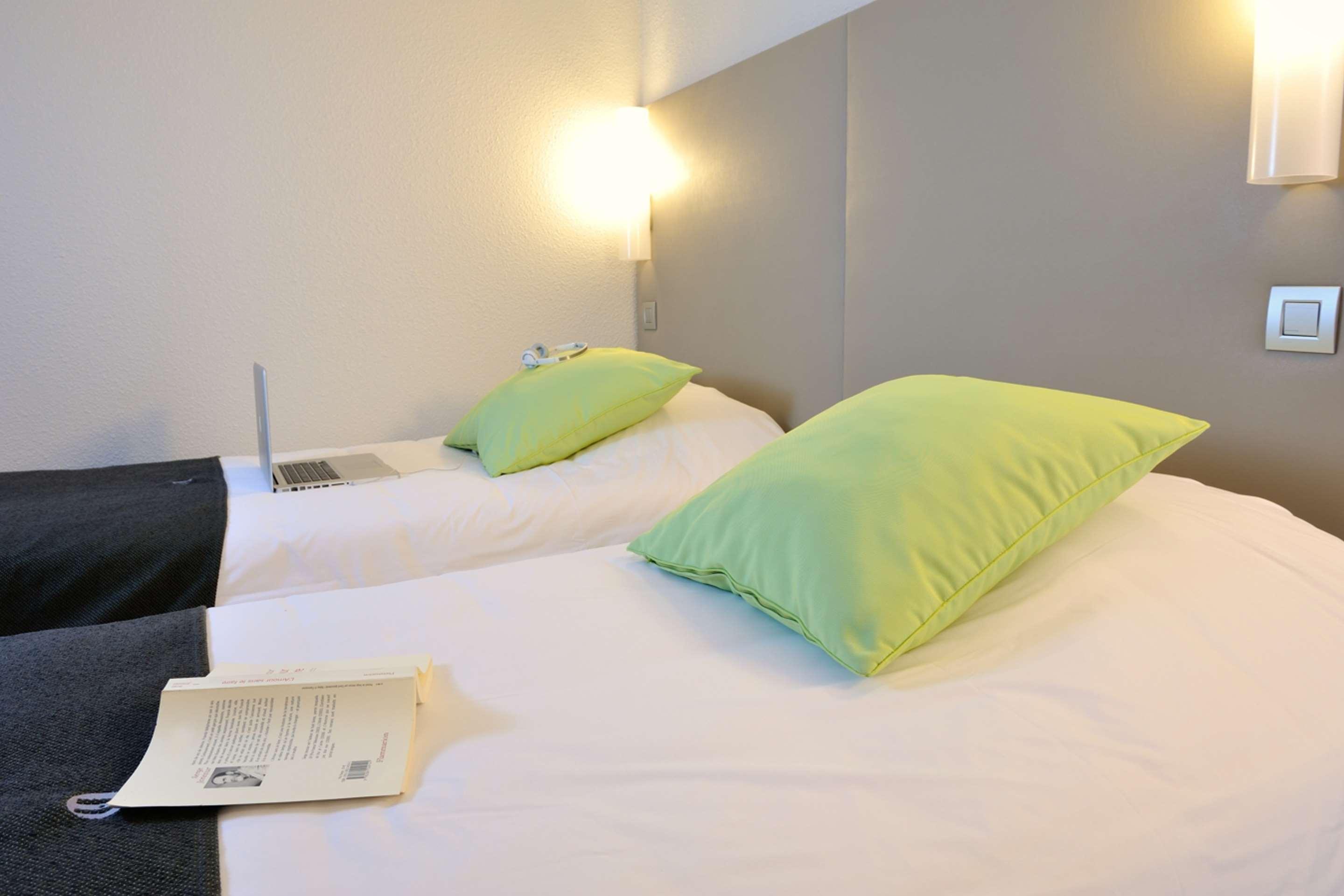 Campanile Saint Quentin Hotel Buitenkant foto