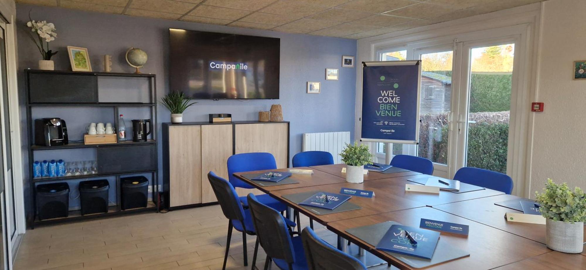Campanile Saint Quentin Hotel Buitenkant foto