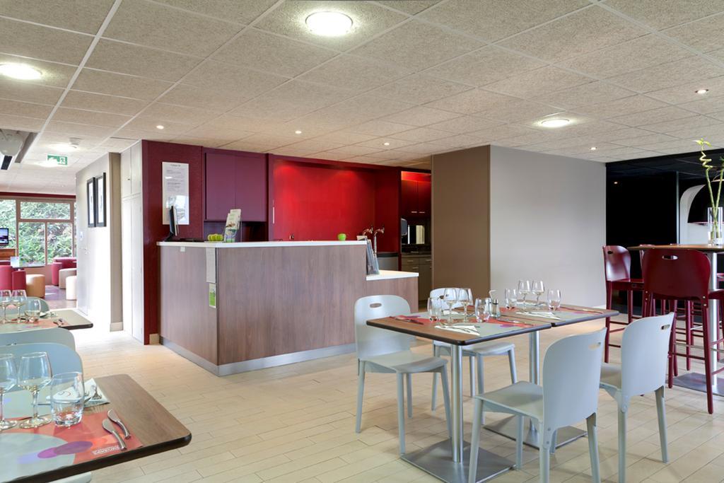 Campanile Saint Quentin Hotel Buitenkant foto
