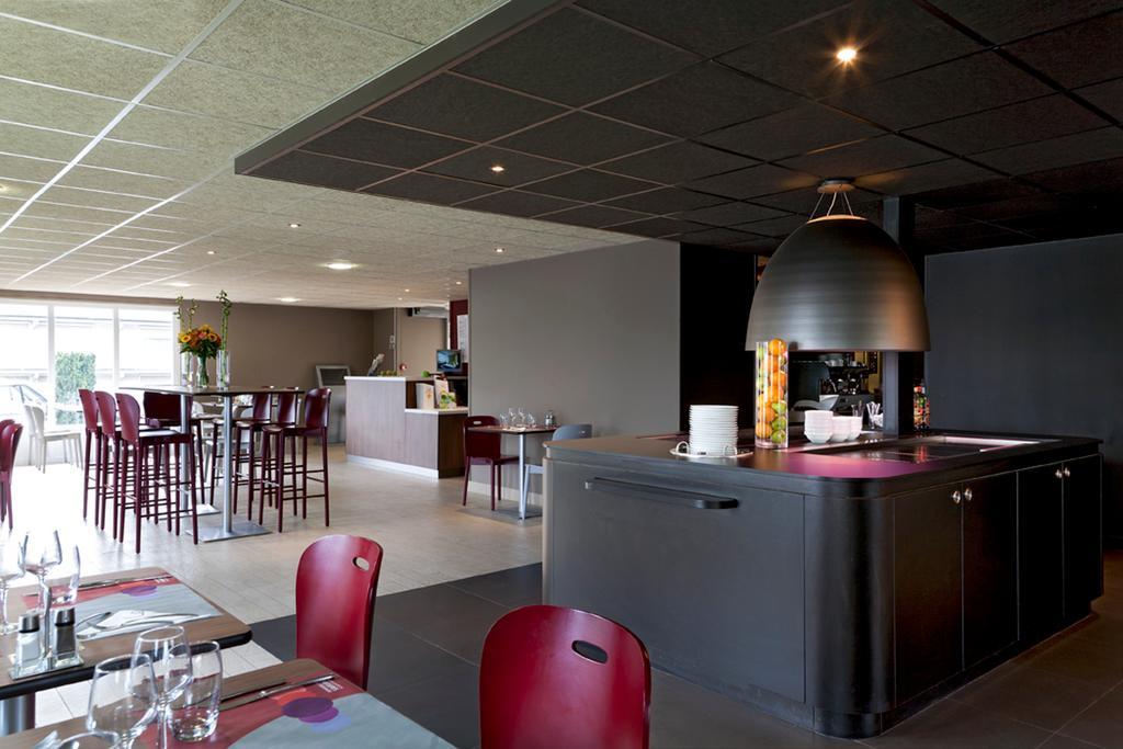 Campanile Saint Quentin Hotel Buitenkant foto
