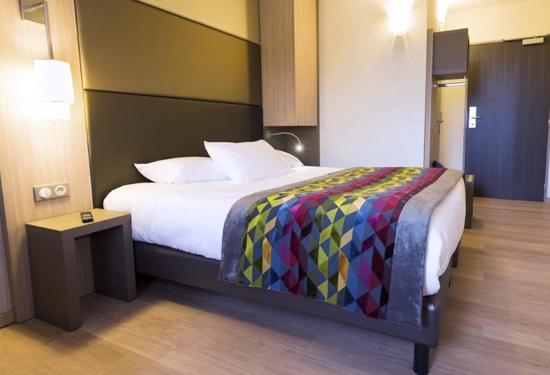 Campanile Saint Quentin Hotel Buitenkant foto