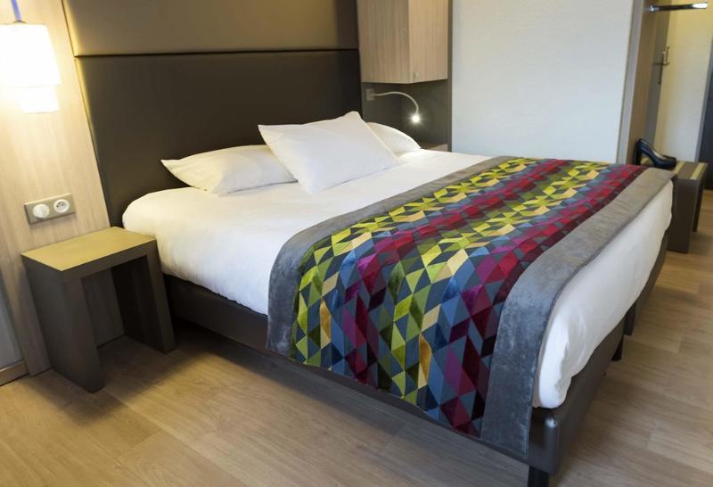 Campanile Saint Quentin Hotel Buitenkant foto
