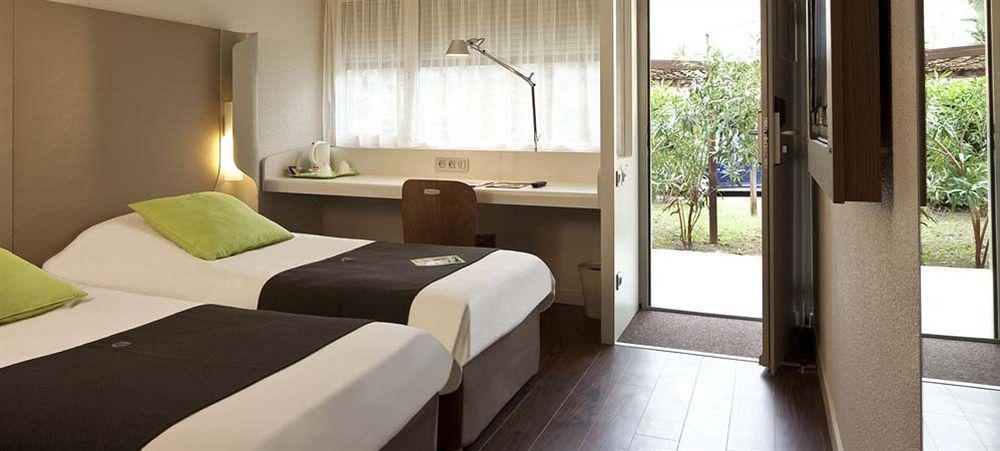 Campanile Saint Quentin Hotel Buitenkant foto